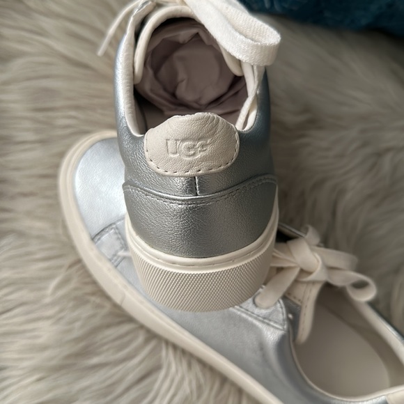 NEW UGG ZILO METALLIC SILVER - Picture 8 of 10